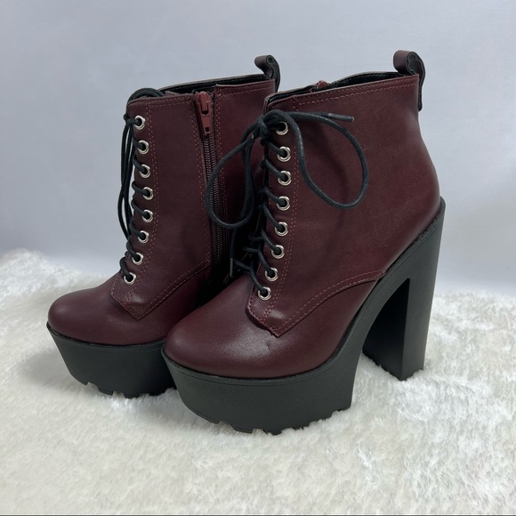 Platform combat style boots vegan leather in cordoba. - Picture 6 of 11